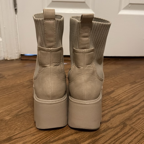 Chelsea boots - Picture 4 of 5